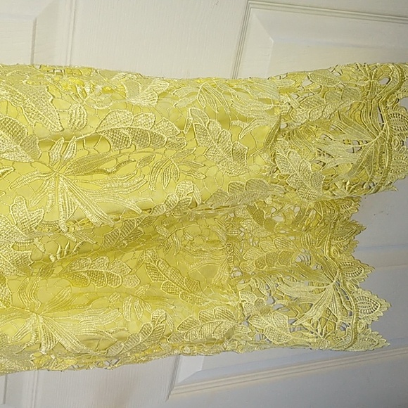 Aidan Mattox fitted, off shoulder, lace dress. Like new, size 0 - Picture 4 of 7